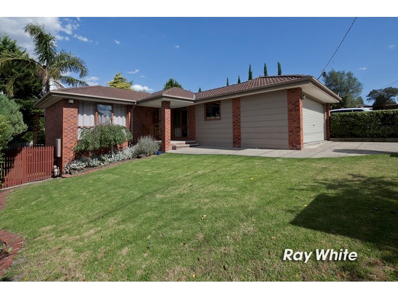 8 Richard Drive, Langwarrin VIC 3910