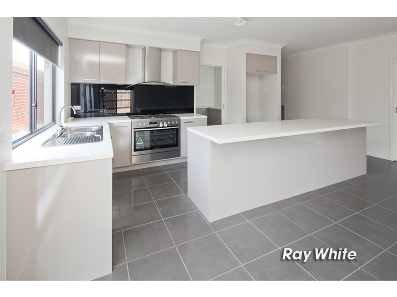 35 Alarah Boulevard, Cranbourne West VIC 3977