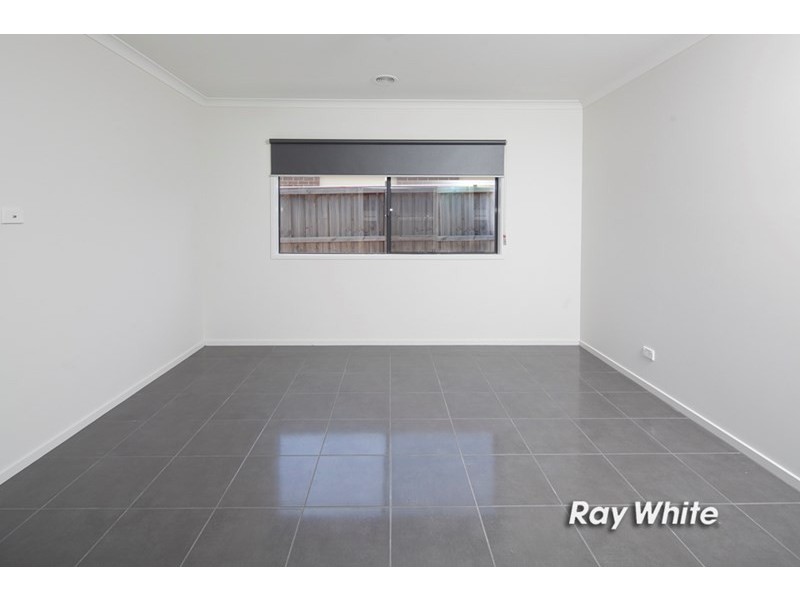 35 Alarah Boulevard, Cranbourne West VIC 3977