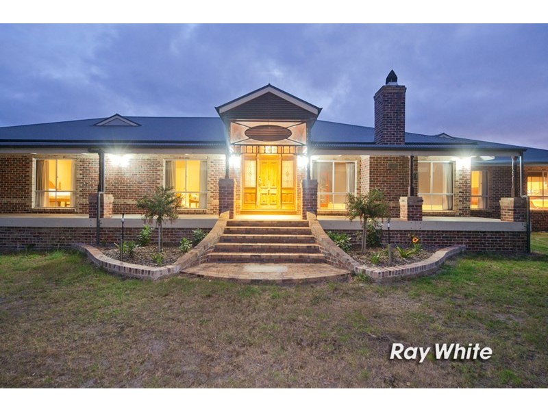 10 Hillcrest Drive, Langwarrin VIC 3910