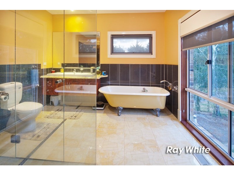 10 Hillcrest Drive, Langwarrin VIC 3910