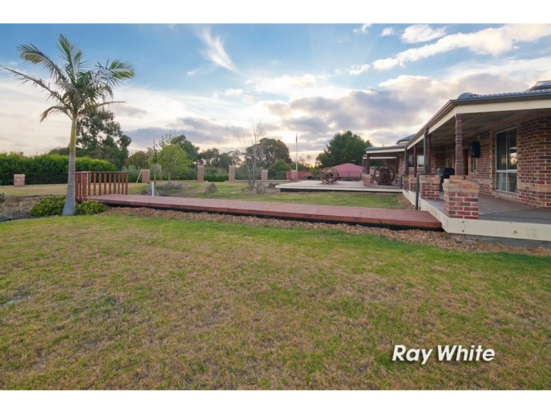 10 Hillcrest Drive, Langwarrin VIC 3910