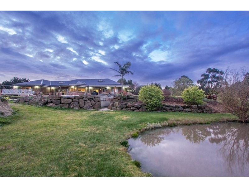 10 Hillcrest Drive, Langwarrin VIC 3910