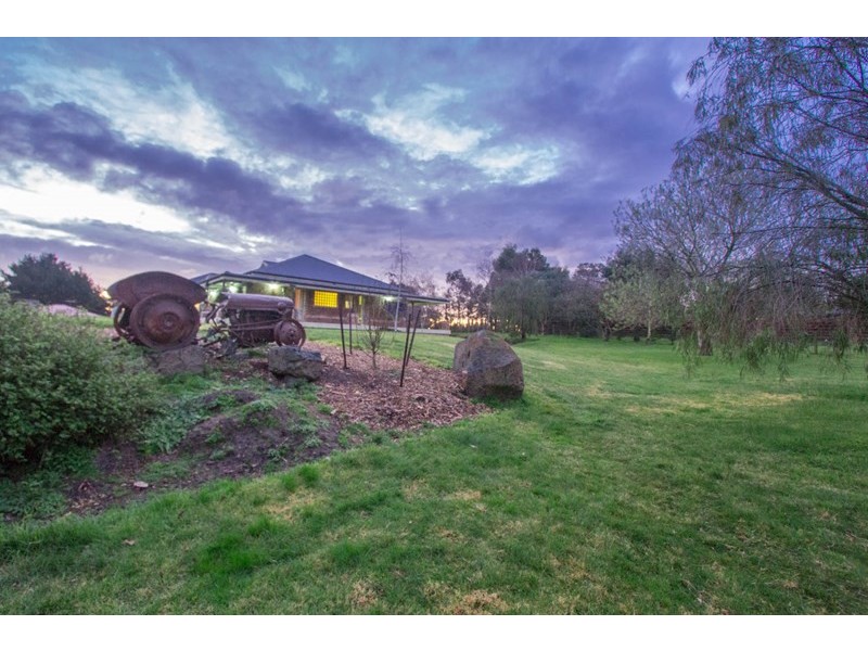 10 Hillcrest Drive, Langwarrin VIC 3910