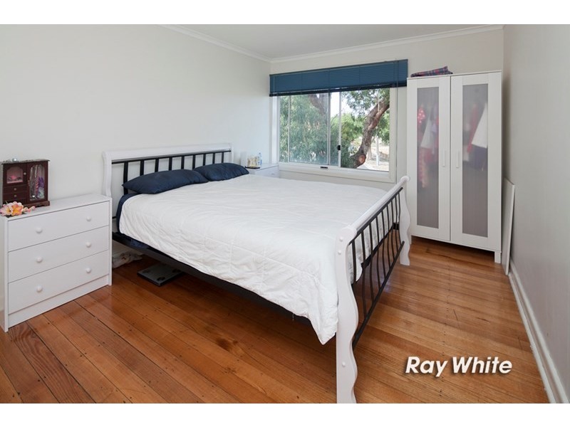 8 Karri Court, Frankston North VIC 3200