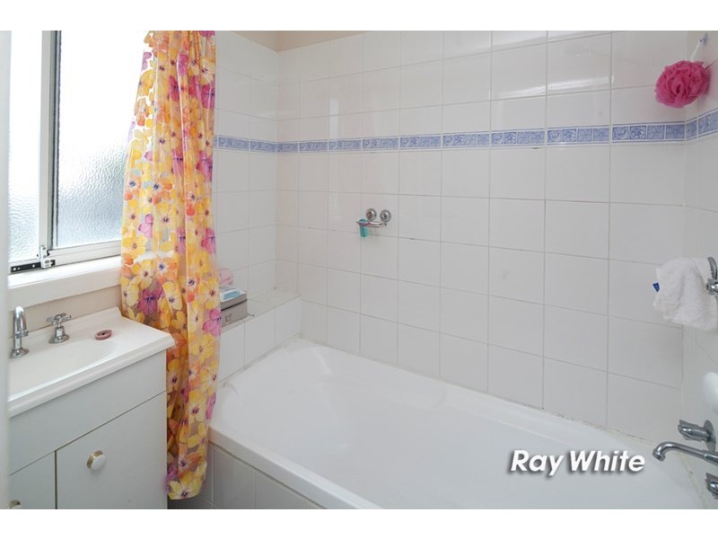 8 Karri Court, Frankston North VIC 3200