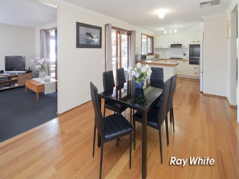 8 Richard Drive, Langwarrin VIC 3910