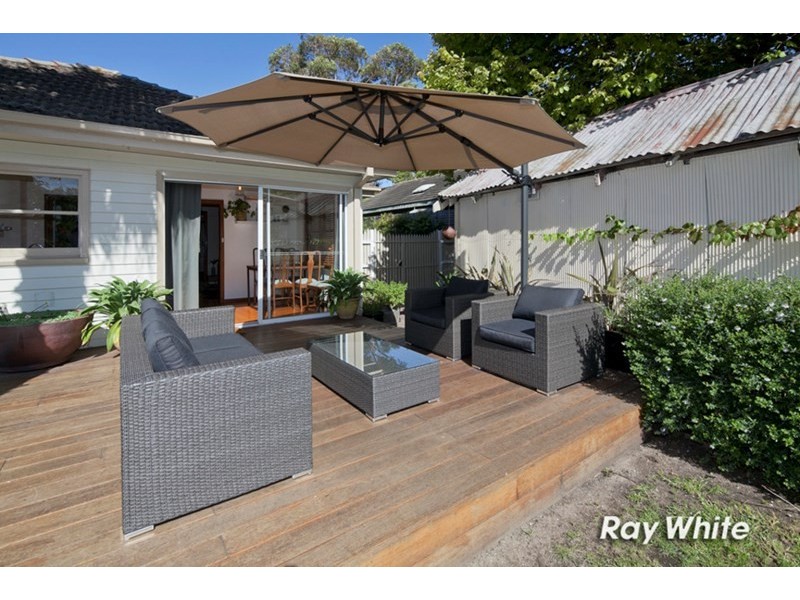 16 Bayside Grove, Seaford VIC 3198