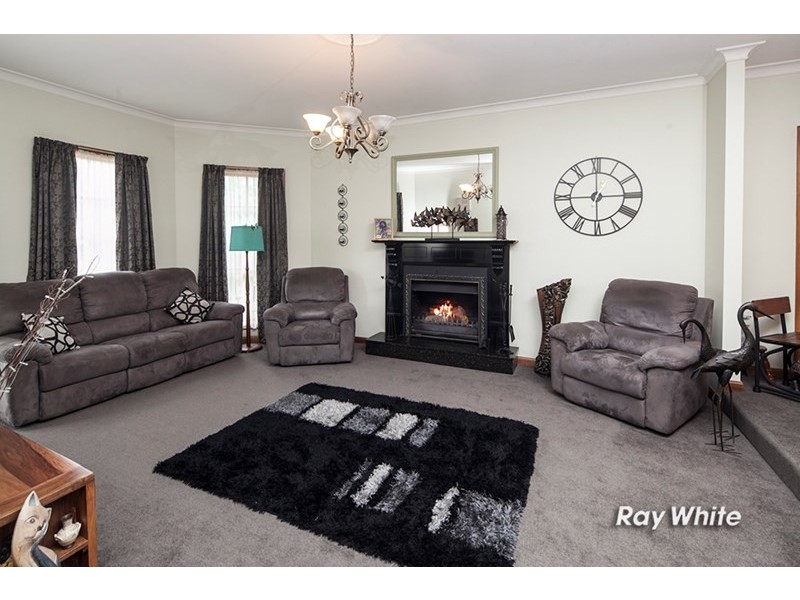 18 Granite Drive, Langwarrin VIC 3910