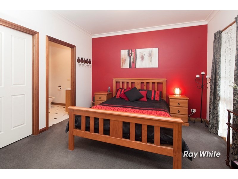 18 Granite Drive, Langwarrin VIC 3910