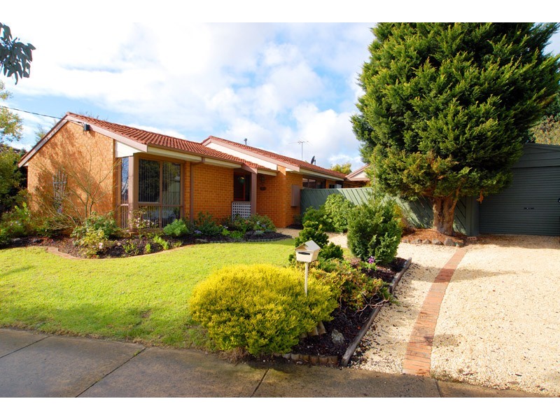 4 Lexton Drive, Langwarrin VIC 3910