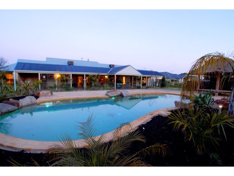 94-96 Lakes Boulevard, Pearcedale VIC 3912