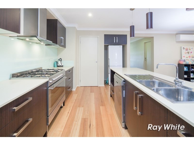 26 Pipetrack Circuit, Cranbourne East VIC 3977