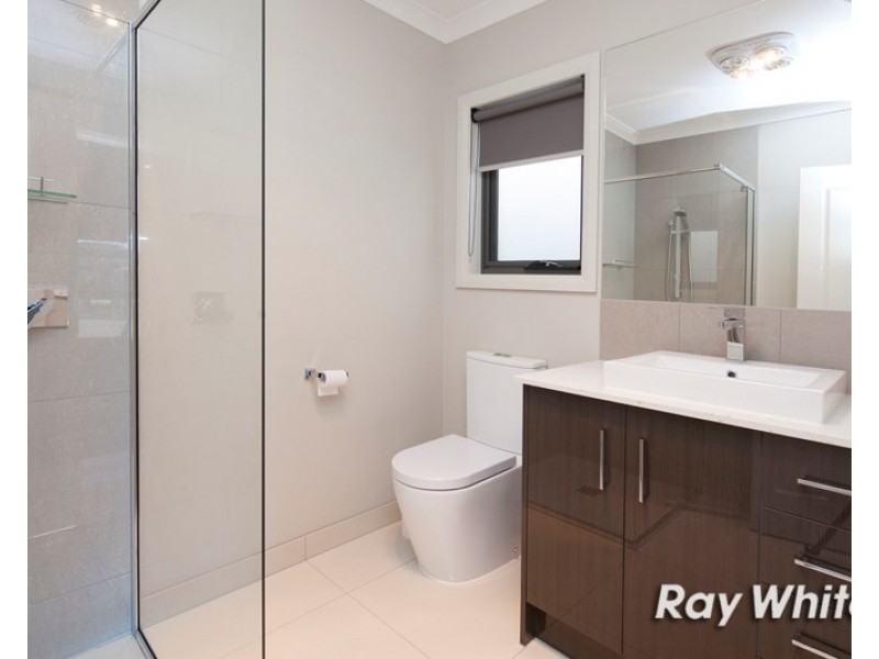 27 Brittle Gum Road, Cranbourne East VIC 3977