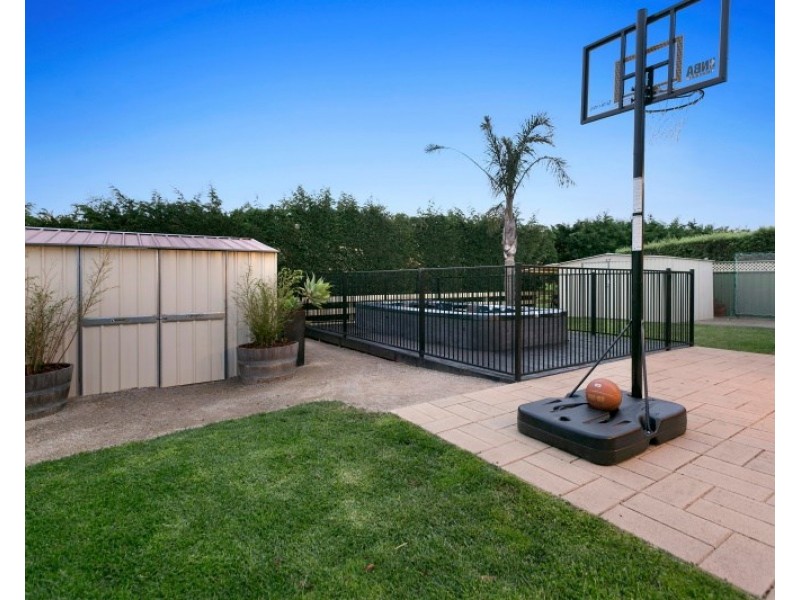 34 Francis Crescent, Langwarrin VIC 3910