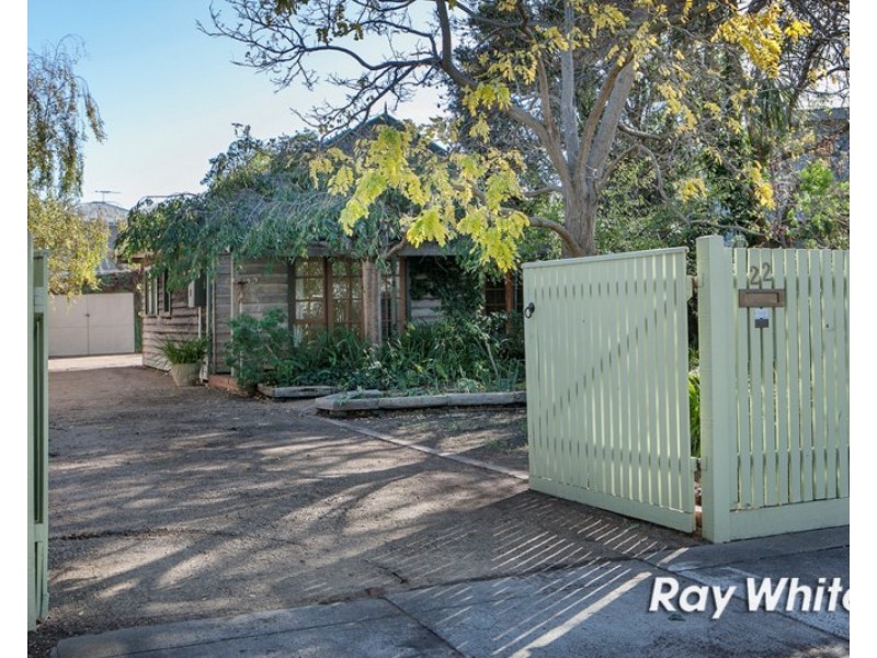22 Surrey Street, Mornington VIC 3931