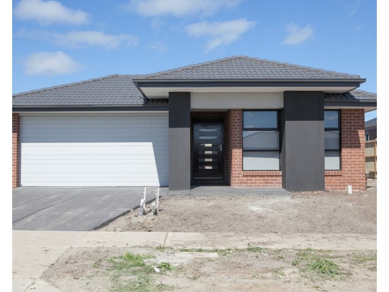 12 Yarra Street, Clyde VIC 3978