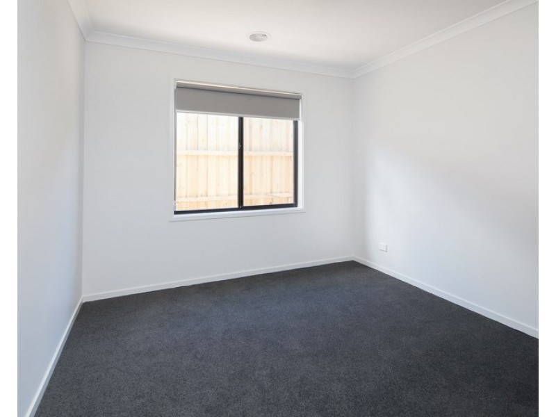 12 Yarra Street, Clyde VIC 3978