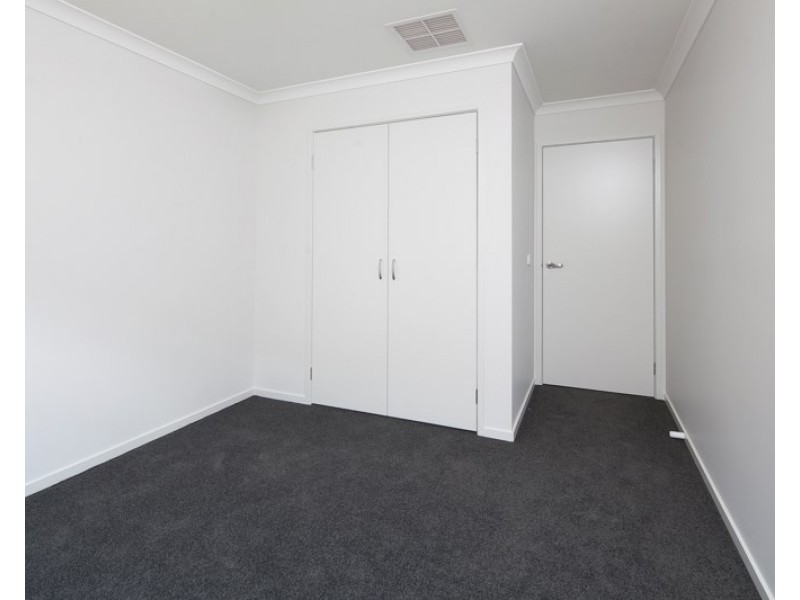 12 Yarra Street, Clyde VIC 3978