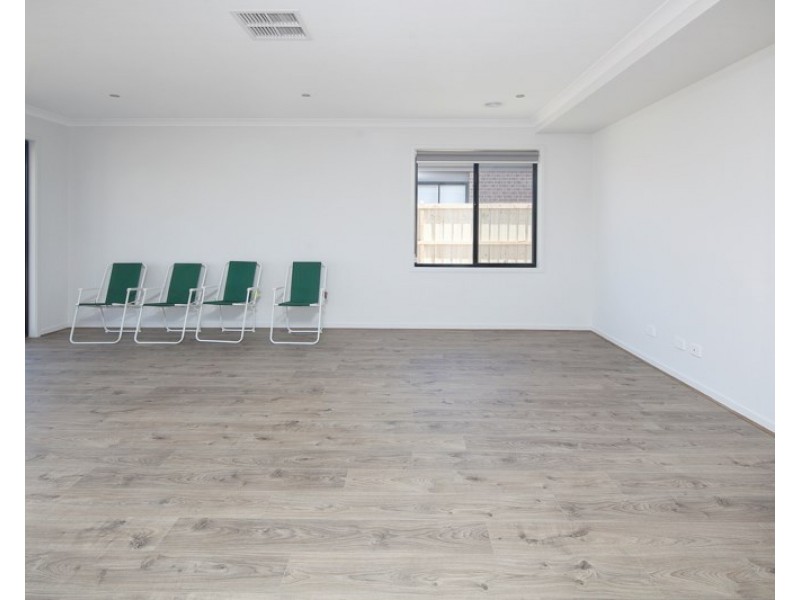 12 Yarra Street, Clyde VIC 3978