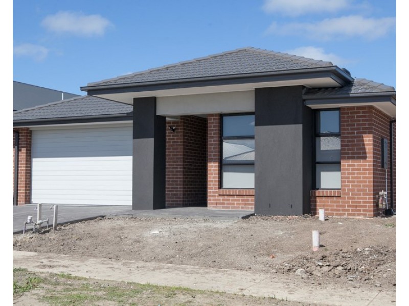 12 Yarra Street, Clyde VIC 3978