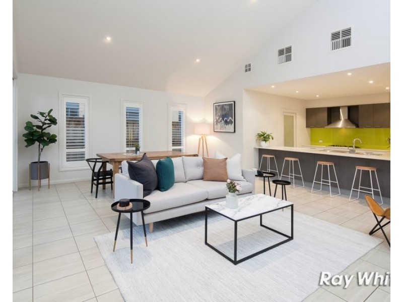 13 Crepe Avenue, Cranbourne West VIC 3977