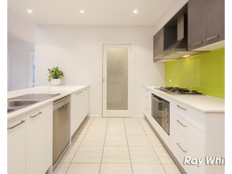 13 Crepe Avenue, Cranbourne West VIC 3977