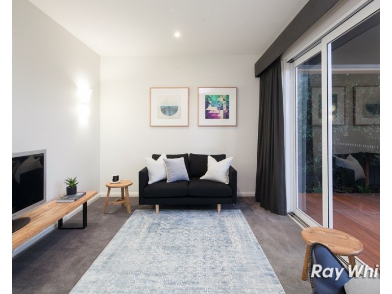 13 Crepe Avenue, Cranbourne West VIC 3977