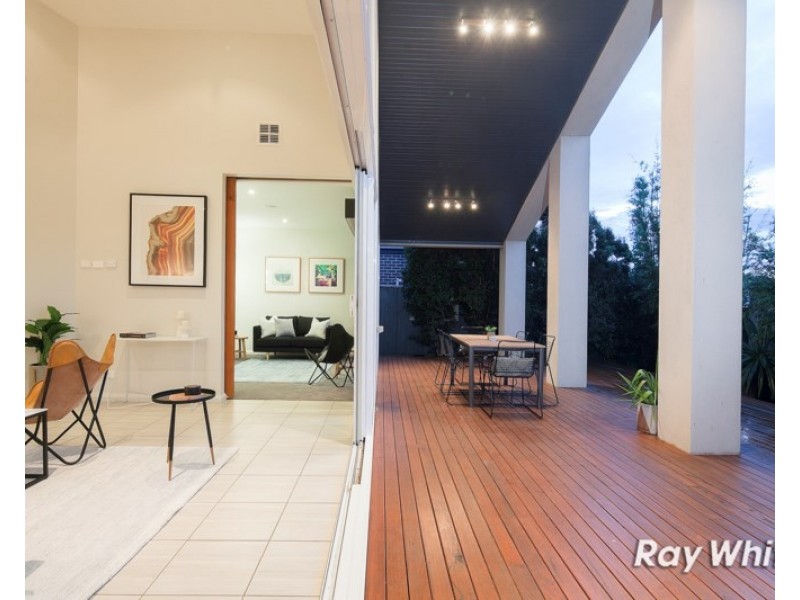 13 Crepe Avenue, Cranbourne West VIC 3977