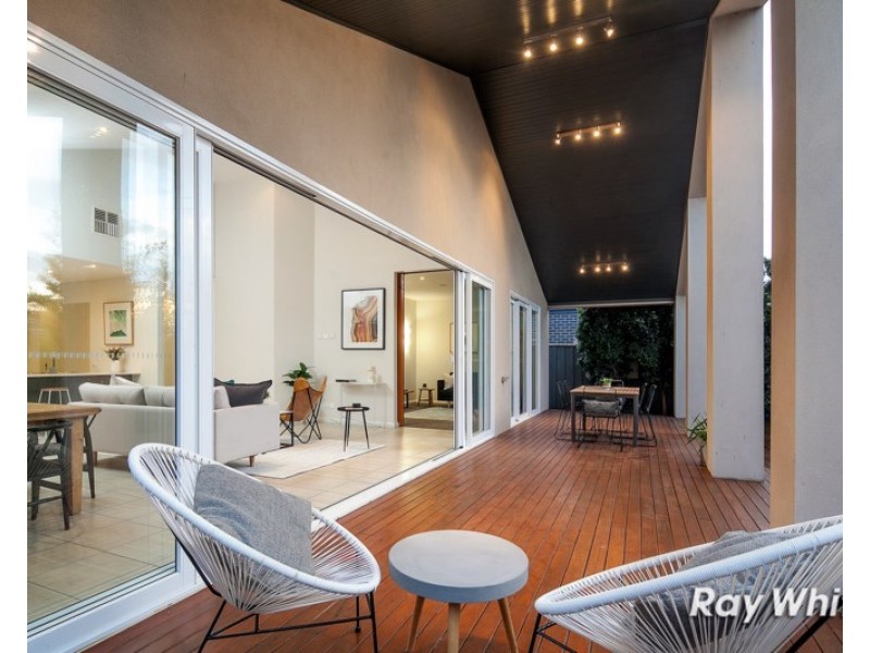 13 Crepe Avenue, Cranbourne West VIC 3977