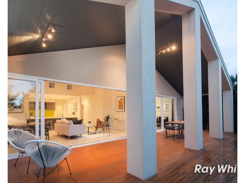 13 Crepe Avenue, Cranbourne West VIC 3977