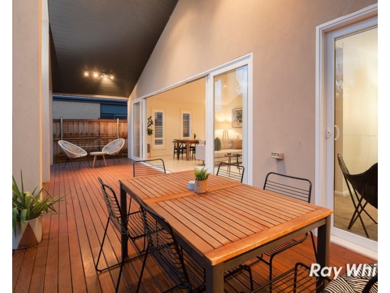 13 Crepe Avenue, Cranbourne West VIC 3977