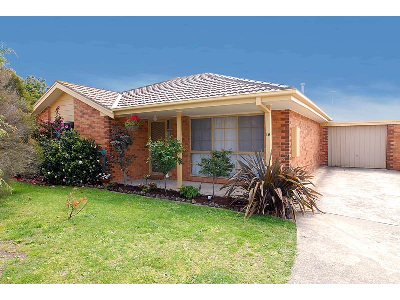 18/10 Lemnian Court, Langwarrin VIC 3910