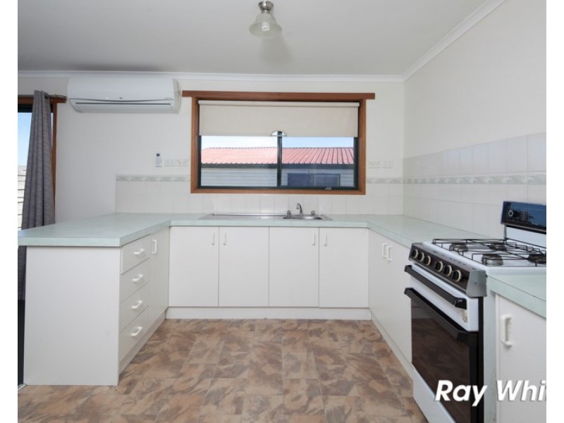 2/18 Monze Drive, Langwarrin VIC 3910