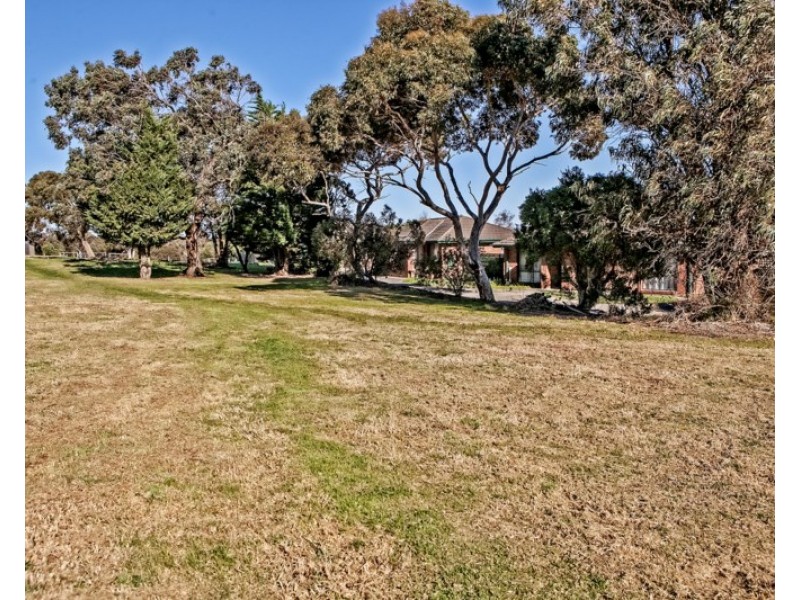 2/18 Monze Drive, Langwarrin VIC 3910