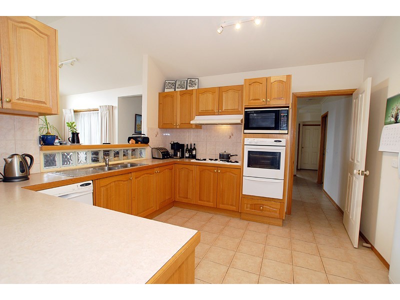 2 Bottlebrush Court, Langwarrin VIC 3910