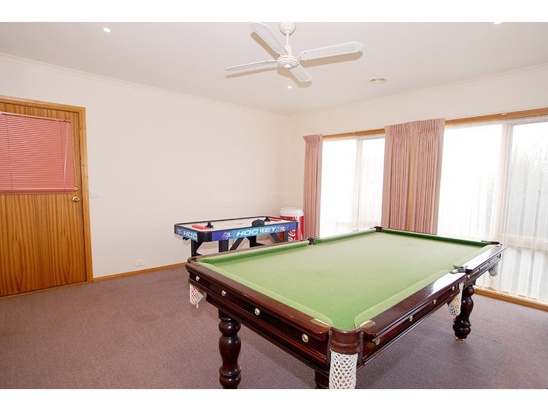 2 Bottlebrush Court, Langwarrin VIC 3910