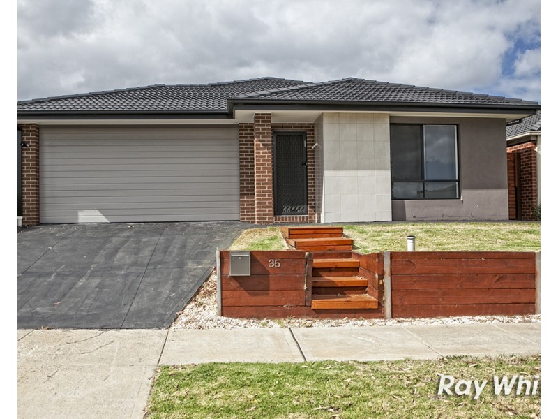 35 Alarah Boulevard, Cranbourne West VIC 3977