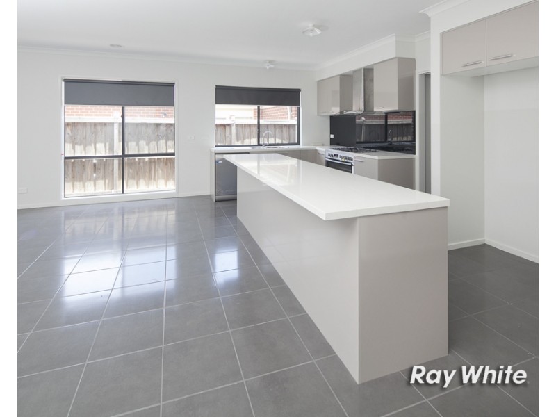 35 Alarah Boulevard, Cranbourne West VIC 3977