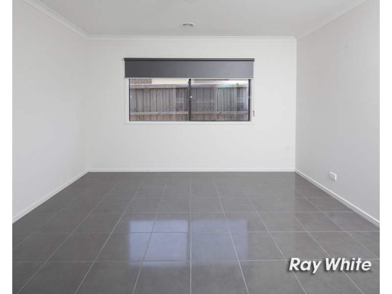 35 Alarah Boulevard, Cranbourne West VIC 3977