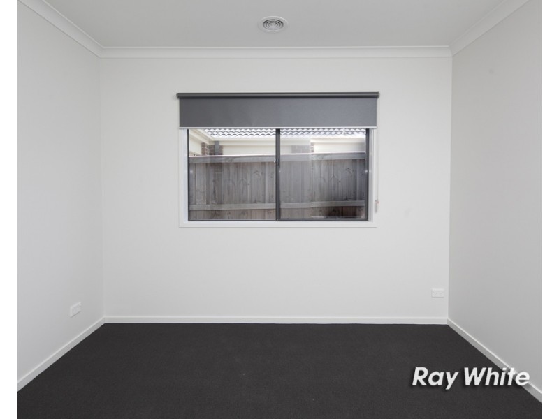 35 Alarah Boulevard, Cranbourne West VIC 3977