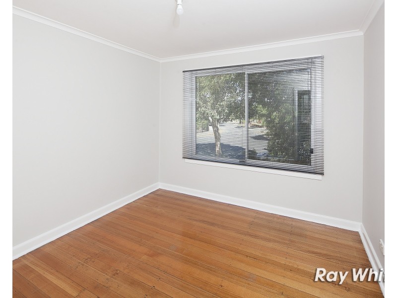 8 Karri Court, Frankston North VIC 3200