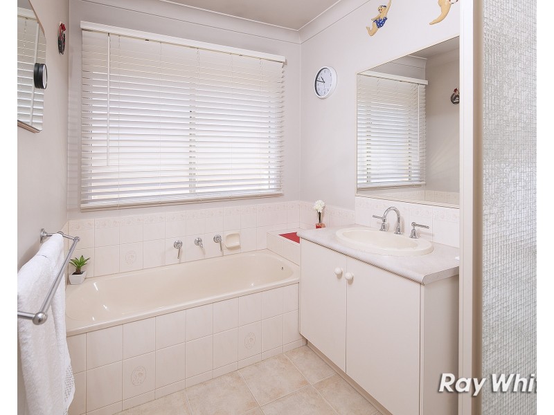 5 Madeleine Court, Somerville VIC 3912