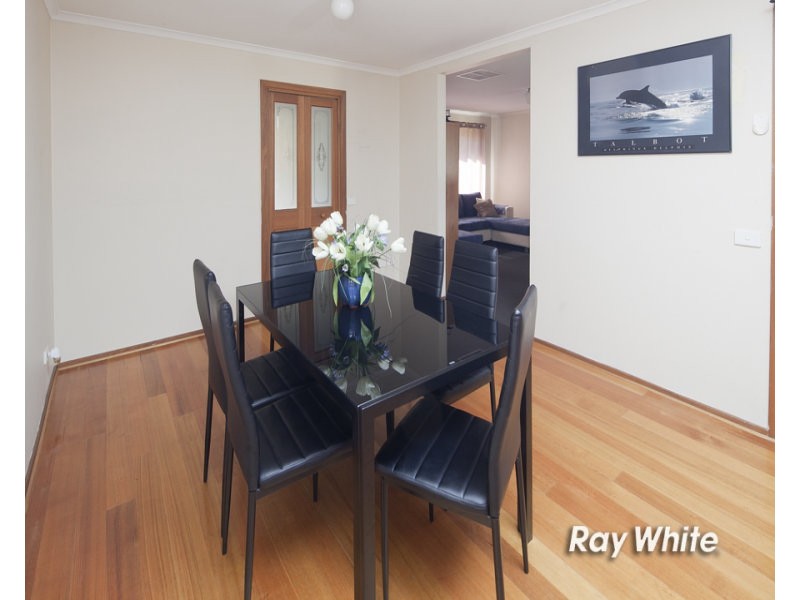 8 Richard Drive, Langwarrin VIC 3910