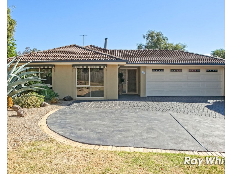 5 Cuneata Close, Langwarrin VIC 3910