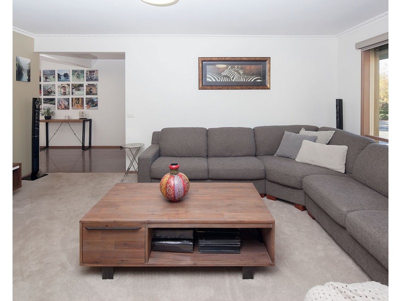 5 Cuneata Close, Langwarrin VIC 3910