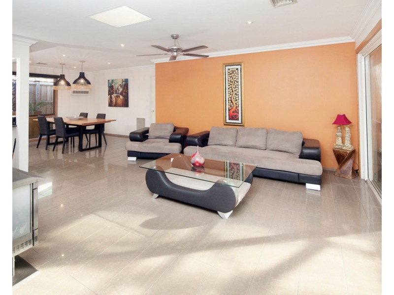 5 Cuneata Close, Langwarrin VIC 3910