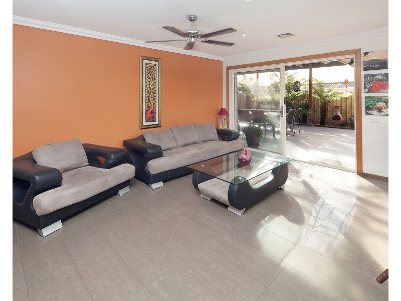 5 Cuneata Close, Langwarrin VIC 3910