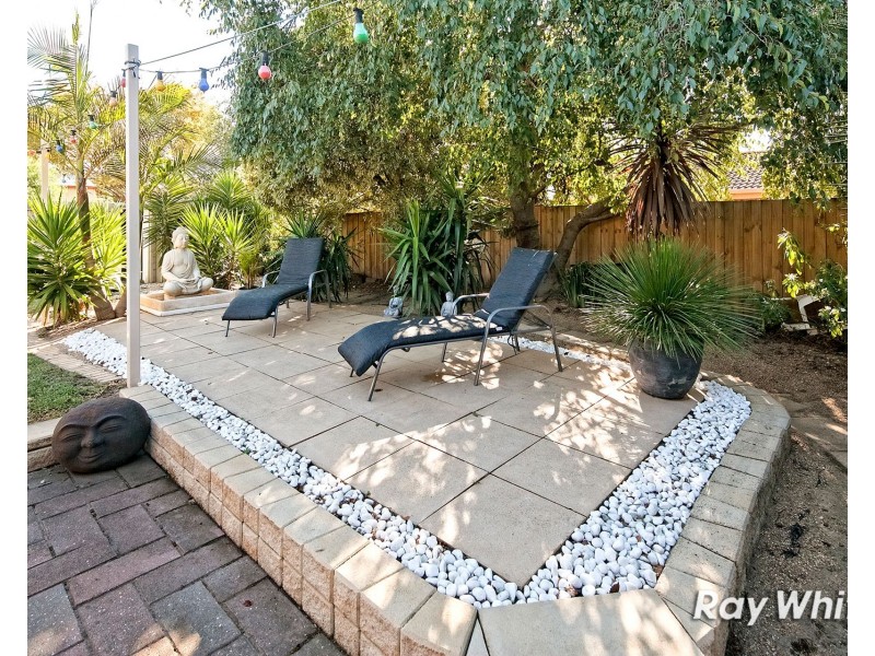 5 Cuneata Close, Langwarrin VIC 3910