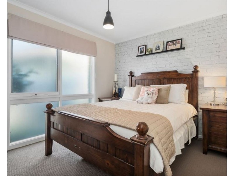 8 Station Street, Somerville VIC 3912